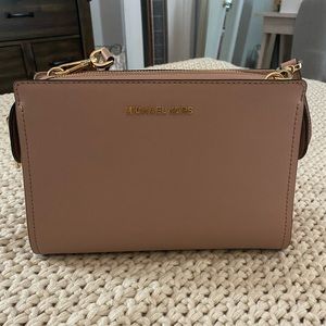 Michael Kors Leslie medium messenger bag